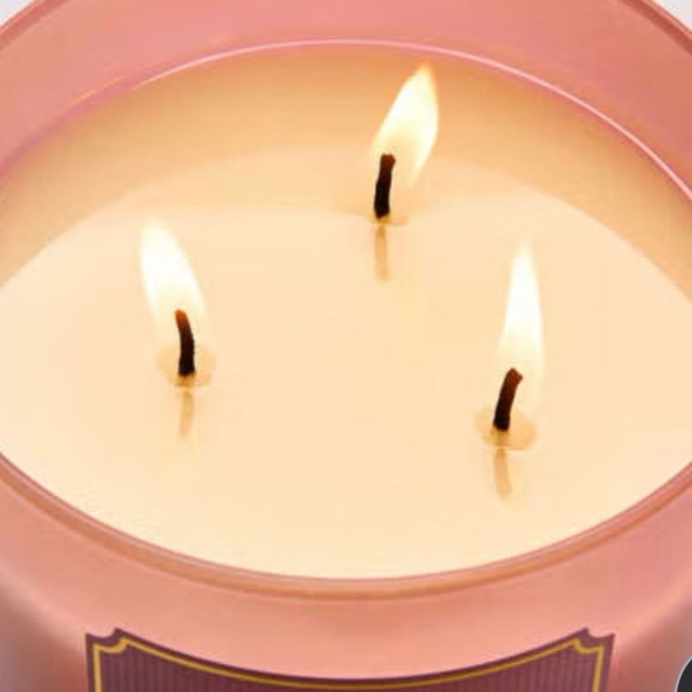 🆕- White Barn- 3- Wick Champagne Toast Blush Candle Jar with Gold Lid - Picture 6 of 9
